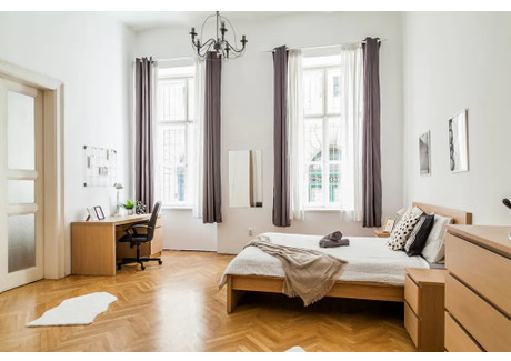 Mieszkanie do wynajęcia - Klauzál tér Budapest, Węgry, 75 m², 454 USD (1826 PLN), NET-92195301