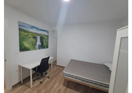 Mieszkanie do wynajęcia - Carrer Matías Perelló Valencia, Hiszpania, 80 m², 439 USD (1761 PLN), NET-92643730