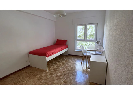 Mieszkanie do wynajęcia - Rua Prof. Prado Coelho Lisbon, Portugalia, 80 m², 518 USD (2148 PLN), NET-92673825