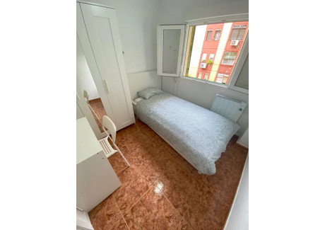 Mieszkanie do wynajęcia - Calle de López Grass Madrid, Hiszpania, 60 m², 433 USD (1744 PLN), NET-92760934