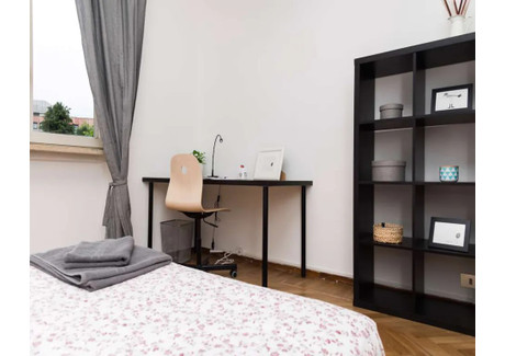 Mieszkanie do wynajęcia - Via Pasquale Fornari Milan, Włochy, 80 m², 957 USD (3771 PLN), NET-92786253