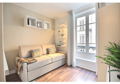 Mieszkanie do wynajęcia - Rue Augereau Paris, Francja, 17 m², 1628 USD (6366 PLN), NET-92810503