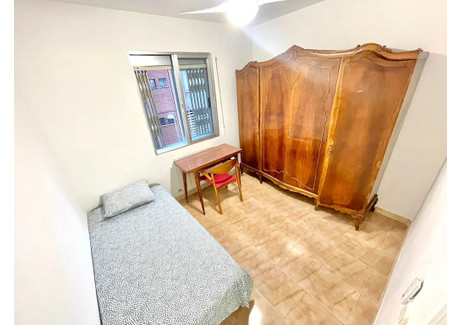 Dom do wynajęcia - Calle de Hornachos Madrid, Hiszpania, 80 m², 335 USD (1370 PLN), NET-93899397