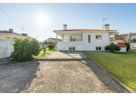 Dom na sprzedaż - Santo Tirso, Portugalia, 236 m², 542 701 USD (2 176 233 PLN), NET-99552687