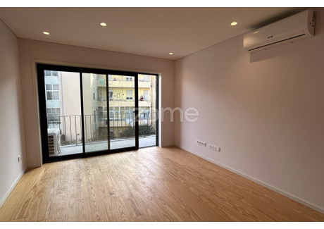 Mieszkanie na sprzedaż - Porto, Portugalia, 53 m², 279 411 USD (1 120 437 PLN), NET-93145087