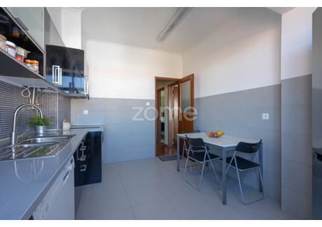 Mieszkanie na sprzedaż - Amadora, Portugalia, 62 m², 218 662 USD (839 663 PLN), NET-98046941