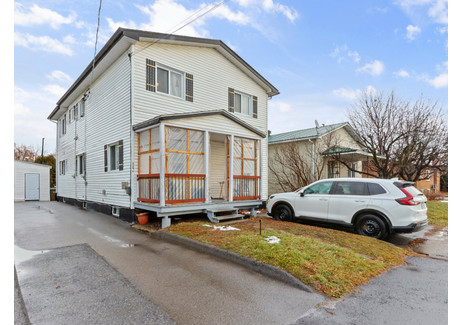 Dom na sprzedaż - 209-209A Rue St-Eugène, Salaberry-de-Valleyfield, QC J6S2G9, CA Salaberry-De-Valleyfield, Kanada, 191 m², 250 368 USD (1 026 510 PLN), NET-102026716