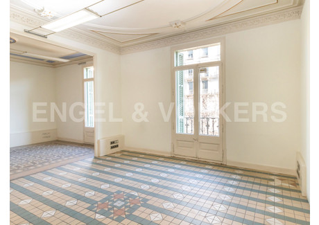 Biuro na sprzedaż - Barcelona, Hiszpania, 227 m², 1 427 894 USD (5 597 343 PLN), NET-96290416