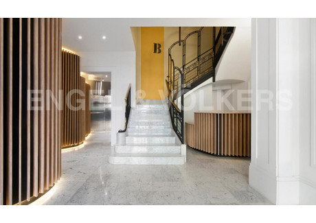 Biuro do wynajęcia - Barcelona, Hiszpania, 1015 m², 28 003 USD (107 533 PLN), NET-99052189