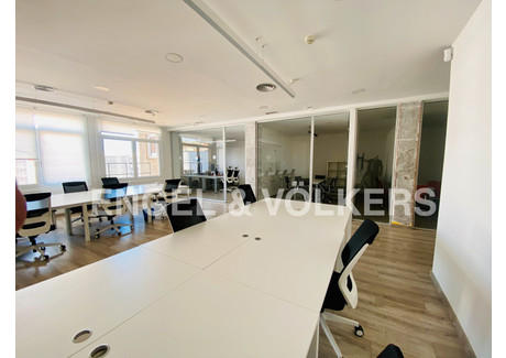 Biuro do wynajęcia - Barcelona, Hiszpania, 220 m², 2790 USD (10 715 PLN), NET-99499112