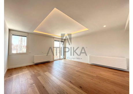 Mieszkanie na sprzedaż - Eixample - L'Antiga Esquerra de l'Eixample Barcelona, Hiszpania, 93 m², 774 592 USD (2 982 178 PLN), NET-89849193