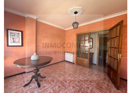 Mieszkanie na sprzedaż - La Bisbal D'emporda, Hiszpania, 60 m², 151 510 USD (580 285 PLN), NET-98928872