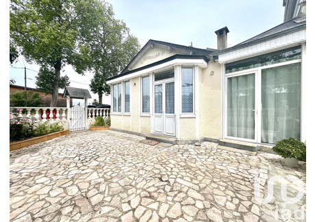 Dom na sprzedaż - La Flèche, Francja, 167 m², 156 162 USD (638 702 PLN), NET-101341821