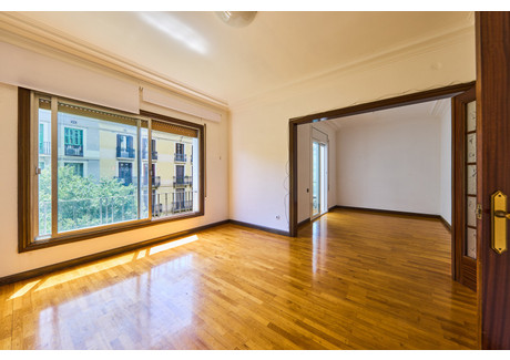 Mieszkanie na sprzedaż - C/ de Balmes, 81, L'Eixample, 08008 Barcelona, Spain Barcelona, Hiszpania, 121 m², 704 033 USD (2 759 810 PLN), NET-99425458