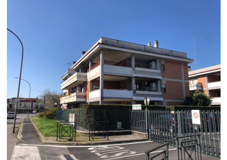 Mieszkanie na sprzedaż - via Salaria, Monterotondo, Włochy, 90 m², 148 849 USD (608 793 PLN), NET-94697799