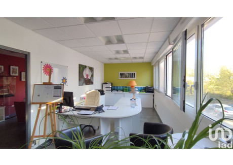 Biuro na sprzedaż - Besancon, Francja, 72 m², 157 312 USD (643 405 PLN), NET-101553389