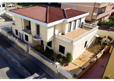 Dom na sprzedaż - Via Lazio, Olbia, Włochy, 350 m², 739 596 USD (2 832 653 PLN), NET-94493598