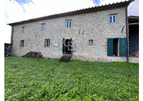 Dom na sprzedaż - traversa i di vicopelago, Lucca, Włochy, 270 m², 521 238 USD (2 006 765 PLN), NET-95213147