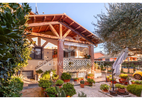 Dom na sprzedaż - Via Salorno, Roma, Włochy, 150 m², 390 004 USD (1 536 617 PLN), NET-94522383