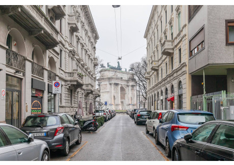 Komercyjne na sprzedaż - Via Cagnola, Milano, Włochy, 140 m², 153 155 USD (623 343 PLN), NET-96008435