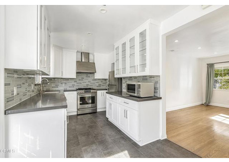 Dom do wynajęcia - 5119 Canoga Avenue, Los Angeles County, CA Woodland Hills, Usa, 82,13 m², 3995 USD (16 260 PLN), NET-101980897