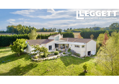 Dom na sprzedaż - Montembœuf, Francja, 350 m², 607 687 USD (2 540 132 PLN), NET-102165778