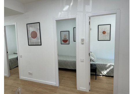 Komercyjne na sprzedaż - 23 Carrer de Josep Miret Barcelona, Barcelona, Hiszpania, 39 m², 115 106 USD (470 785 PLN), NET-102047832