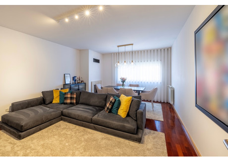 Mieszkanie na sprzedaż - Porto, Gondomar, Rio Tinto, Portugal Gondomar, Portugalia, 105 m², 267 648 USD (1 075 945 PLN), NET-101796996