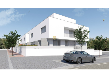 Komercyjne na sprzedaż - Porto, Maia, Castêlo da Maia, Portugal Maia, Portugalia, 328 m², 505 287 USD (2 066 625 PLN), NET-88955028