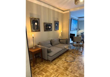 Mieszkanie do wynajęcia - Madrid, Hiszpania, 90 m², 2725 USD (11 172 PLN), NET-96625549