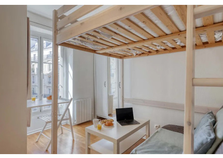 Mieszkanie do wynajęcia - Rue Truffaut Paris, Francja, 18 m², 1828 USD (7494 PLN), NET-97879020