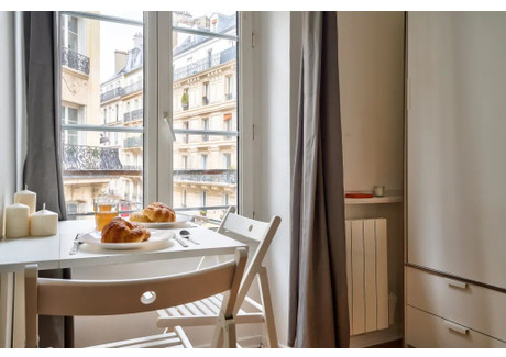 Mieszkanie do wynajęcia - Rue Truffaut Paris, Francja, 17 m², 1616 USD (6626 PLN), NET-99852977