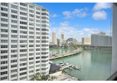 Mieszkanie na sprzedaż - 905 Brickell Bay Dr Miami, Usa, 91,97 m², 445 000 USD (1 824 500 PLN), NET-101127169