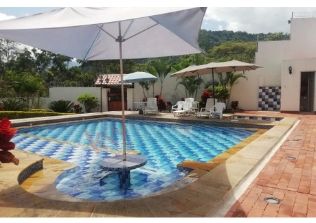 Dom na sprzedaż - La Mesa, Cundinamarca, Colombia La Mesa, Kolumbia, 2142 m², 309 286 USD (1 212 402 PLN), NET-93549030