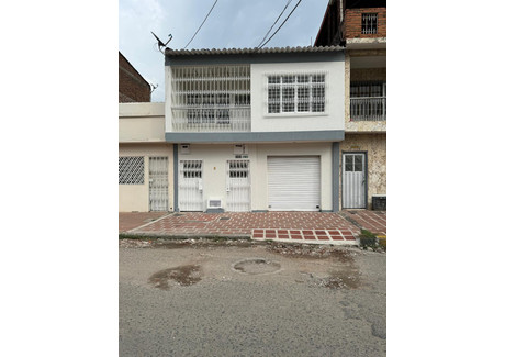 Dom na sprzedaż - Santa Mónica Popular, Comuna 8, Cali, Valle del Cauca, Colombia Cali, Kolumbia, 240 m², 69 950 USD (286 796 PLN), NET-102916106