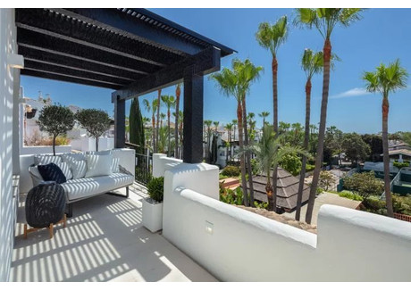 Mieszkanie na sprzedaż - Marbella, Hiszpania, 219 m², 7 041 742 USD (27 744 465 PLN), NET-93460112