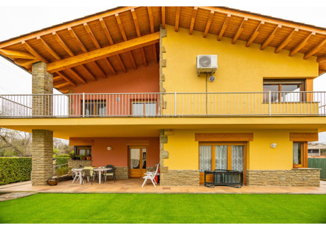 Dom na sprzedaż - Barcelona, Hiszpania, 380 m², 691 734 USD (2 780 769 PLN), NET-96655045
