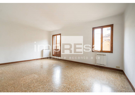 Mieszkanie na sprzedaż - Sestiere Castello Venezia, Włochy, 80 m², 373 789 USD (1 502 630 PLN), NET-96951009