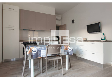 Mieszkanie na sprzedaż - piazza milano, Jesolo, Włochy, 50 m², 225 818 USD (869 398 PLN), NET-95406181