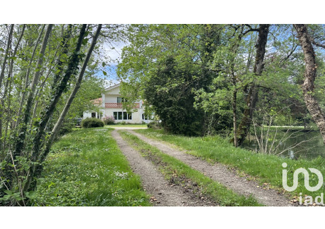 Dom na sprzedaż - Barbezieux-Saint-Hilaire, Francja, 174 m², 219 998 USD (919 593 PLN), NET-96773433