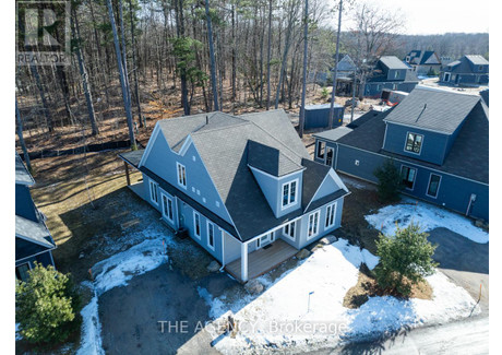 Dom na sprzedaż - 2054 Peninsula Road Muskoka Lakes, Kanada, 185 m², 889 558 USD (3 407 006 PLN), NET-100812127