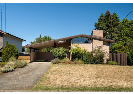 Dom na sprzedaż - 1734 Howroyd Ave Saanich, Kanada, 165 m², 919 994 USD (3 523 578 PLN), NET-100557753