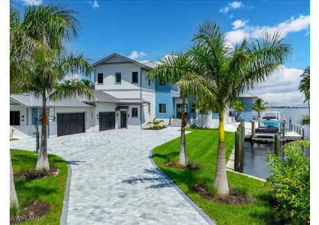 Dom na sprzedaż - 15300 ALLEN Way Fort Myers, Usa, 466 m², 9 995 000 USD (38 380 800 PLN), NET-98760944