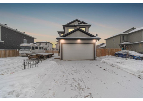 Dom na sprzedaż - 175 Aldergrove Avenue Fort Mcmurray, Kanada, 140 m², 352 807 USD (1 435 923 PLN), NET-102877193