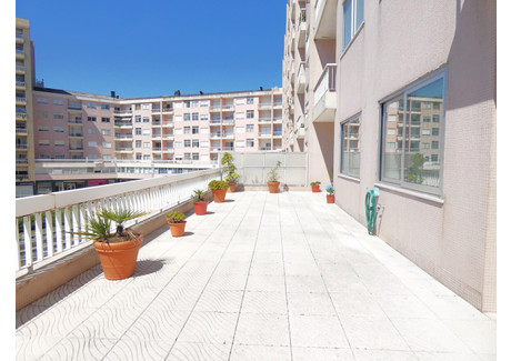 Mieszkanie na sprzedaż - Praceta 25 de Abril Vila Nova De Gaia, Portugalia, 170 m², 545 890 USD (2 139 888 PLN), NET-99507382