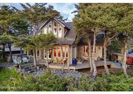 Dom na sprzedaż - 556 N LAUREL ST Cannon Beach, Usa, 271,28 m², 3 099 000 USD (12 705 900 PLN), NET-99425630