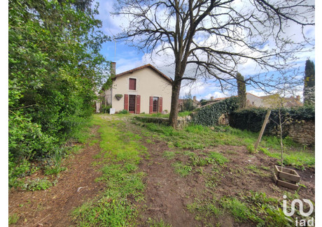 Dom na sprzedaż - Lussac-Les-Châteaux, Francja, 89 m², 93 157 USD (356 793 PLN), NET-96381126