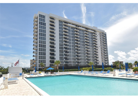 Dom do wynajęcia - 525 N Ocean Blvd Pompano Beach, Usa, 65,03 m², 2800 USD (10 780 PLN), NET-99934309