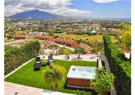 Dom na sprzedaż - Plaza de la Victoria, Marbella, Hiszpania, 351 m², 770 783 USD (2 959 807 PLN), NET-100807119