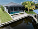 Dom na sprzedaż - 2839 BEACH Parkway W Cape Coral, Usa, 222,78 m², 1 299 000 USD (5 286 930 PLN), NET-100563717